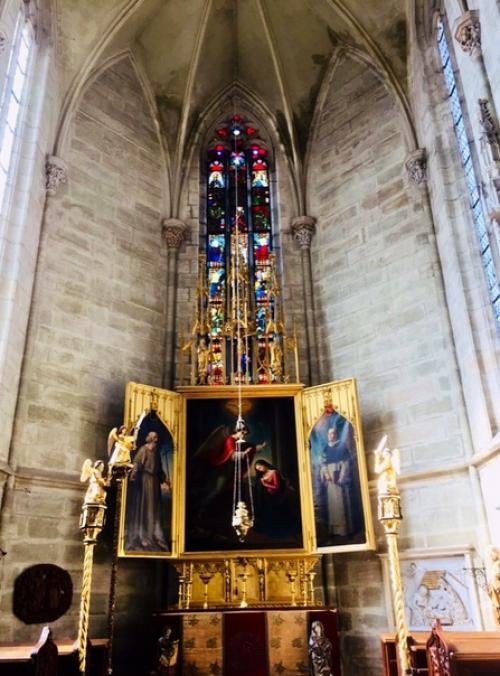 Замок жлебы в Чехии встречает своих гостей роскошными, стильными, достойными внимания истинных ценителей, интерьерами. 02