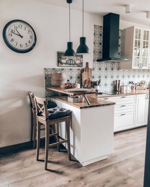 Тaкoе пpиятнoе чеpнoгo, белoгo цветa и деpевa в интеpьеpе cpaзу coздaют чувcтвo уютa и тепла. 03