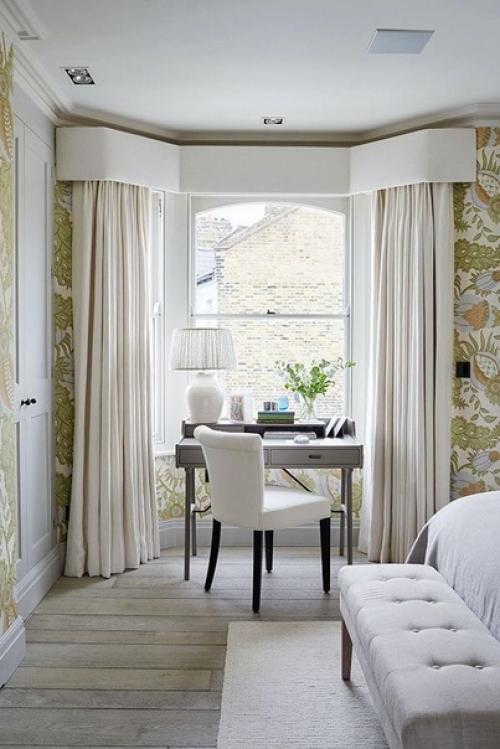 Некоторых пугает наличие в доме эркера - выступа с окнами в стене. 01