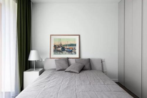 Строгий интерьер квартиры 56 кв. 05