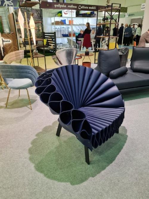 Поездка на выставку мебели - глоток свежего воздуха, заставляет посмотреть критично на старые приемы в интерьере, вдохновиться свежими идеями. 03