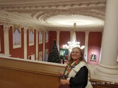 Елки начинаются. Ещё не закончился ноябрь, в все уже напоминает о приближении нового года! 01