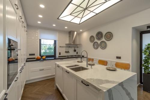 Дизайнинтерьера@Stonefloor.  Кухня под Зенитными Фонарями. 05