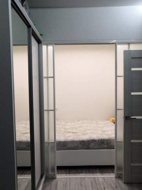 Светлый ремонт маленькой однокомнатной квартиры для молодой семьи. 04