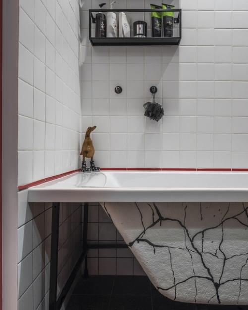 Стильная нетипичная дизайнерская однушка, отражающая любовь хозяйки к уличной культуре. 07