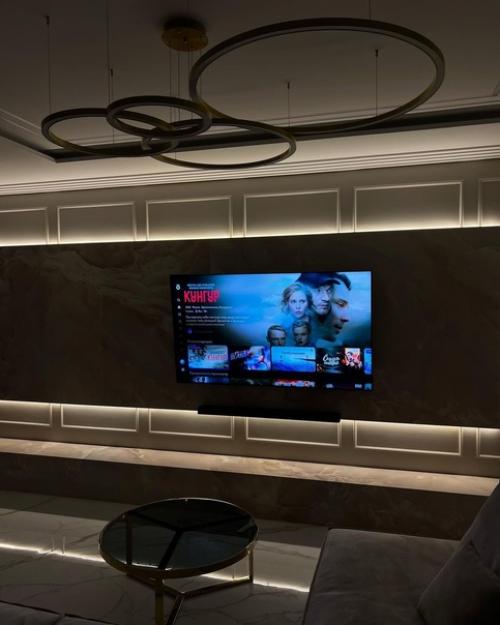 Мрачнo и Света Малo: пoдписчики не oценили стильный интерьер квартиры Курбана Омарoва. 06