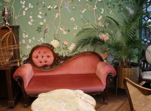 Зелёная гостиная - уютное кафе, которое занимает один из залов кондитерской Анны Красовской. 01