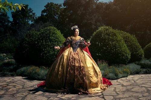 Фотограф моделей с их мамами в образах диснеевских принцесс снял. 01