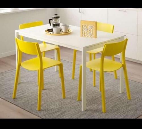 Здравствуйте!  Уважаемые подписчики, нужен ваш совет. 09