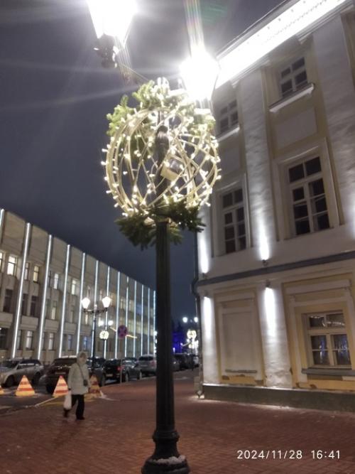 Елки начинаются. Ещё не закончился ноябрь, в все уже напоминает о приближении нового года! 07