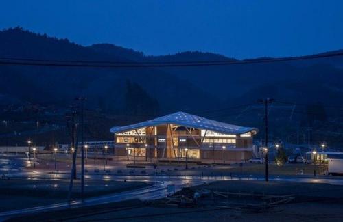 Вокзал по проекту сигэру бана. 09