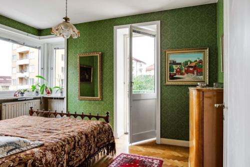 Это не старинный особняк, а обычная квартира. 01