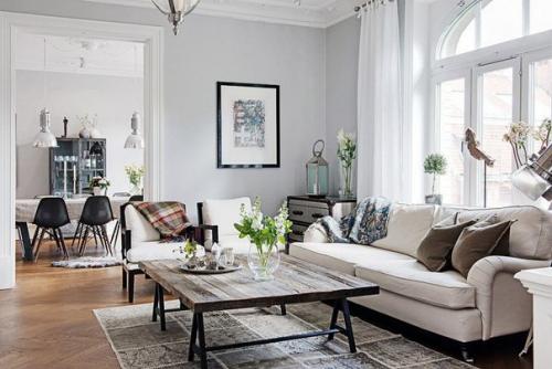 Чудесная квартира на последнем этаже старого дома в Швеции. 01