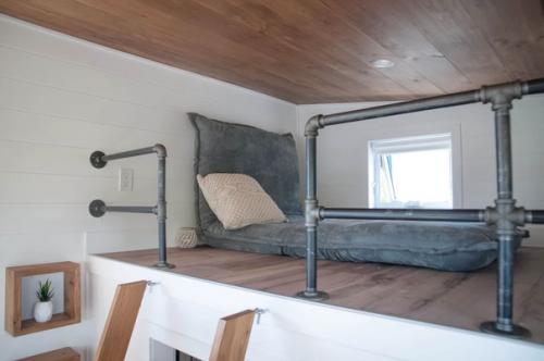 Компактный мини - дом, который питается солнцем. 05