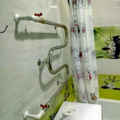 Муж сам ремонт в ванной сделал! 03