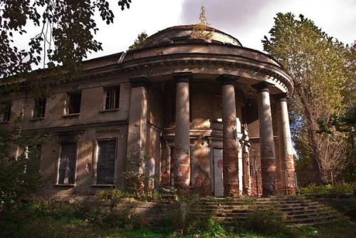 5 примечательных мест недалеко от метро новочеркасская. 04 5 примечательных мест недалеко от метро новочеркасская. 04