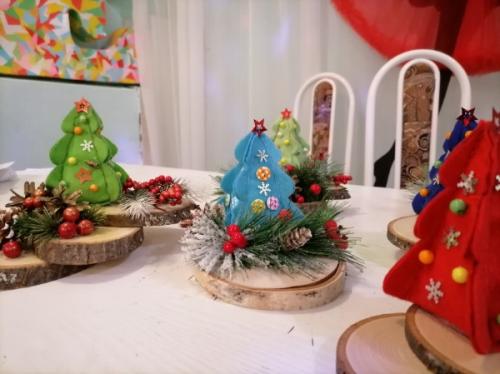 Декоративная фетровая ёлочка. 09