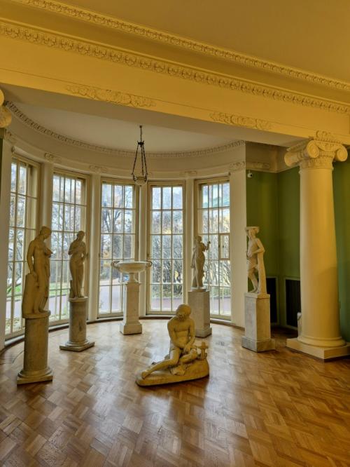 Подмосковная усадьба Горки ленинские. Подмосковная усадьба Горки ленинские.