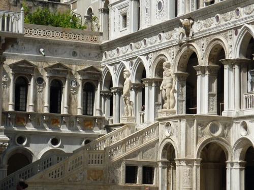 Ах, эта старая лестница. 01