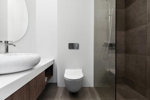 Строгий интерьер квартиры 56 кв. 08