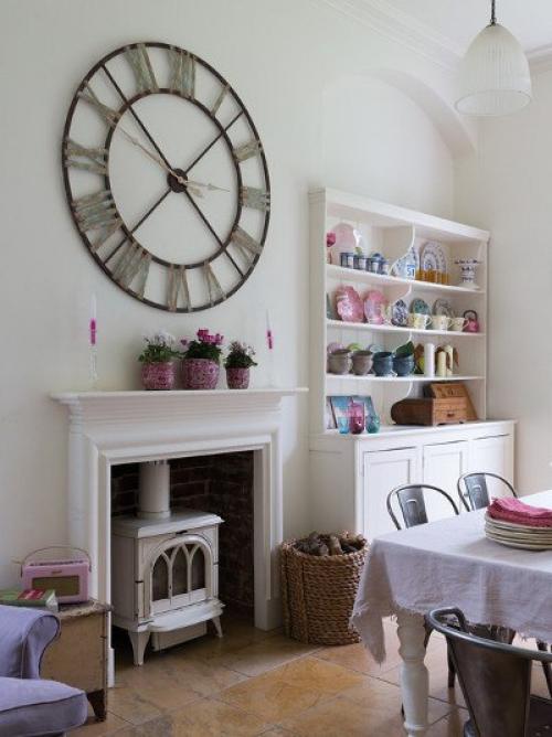 Часы в современном интерьере. 07