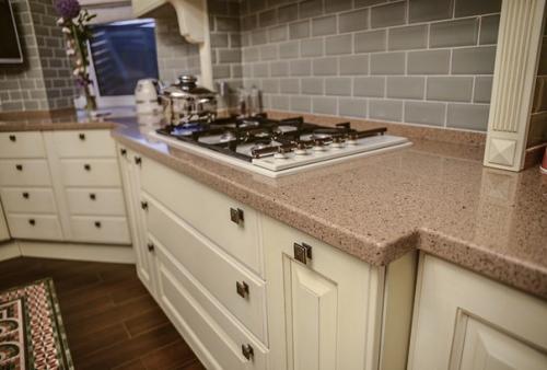 Выбор кухонной столешницы - достоинства и недостатки популярных материалов. 05