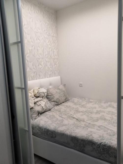 Светлый ремонт маленькой однокомнатной квартиры для молодой семьи. 02