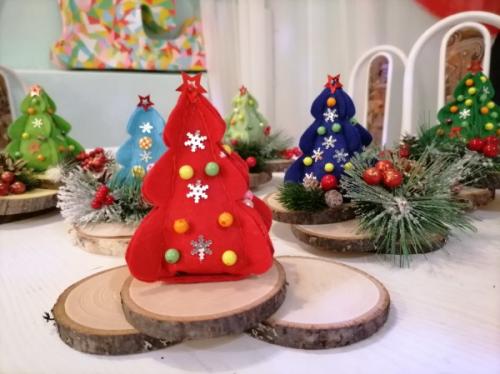 Декоративная фетровая ёлочка. 01
