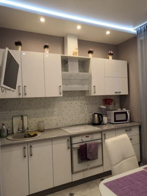 Светлый ремонт маленькой однокомнатной квартиры для молодой семьи. 03