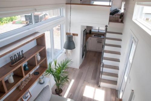 Компактный мини - дом, который питается солнцем. 01