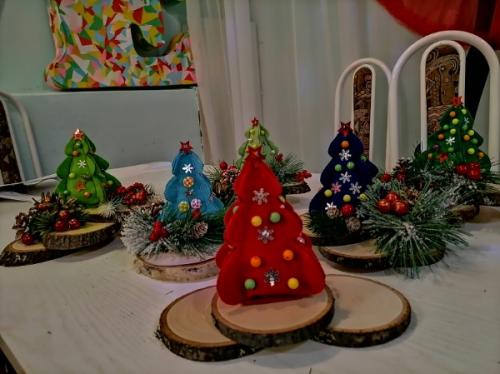 Декоративная фетровая ёлочка. 08