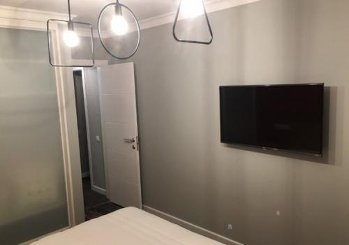 Сдаётся стильная двухкомнатная квартира по адресу Антонова - овсеенко 3. дизайнерский интерьер. 05