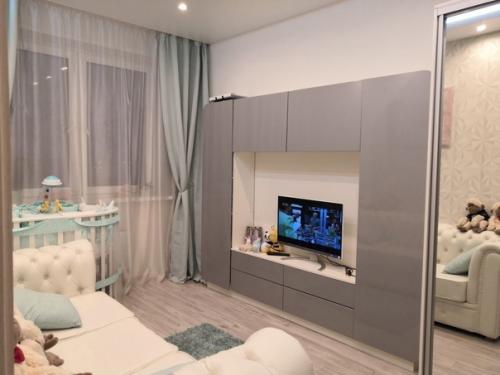 Светлый ремонт маленькой однокомнатной квартиры для молодой семьи. 01