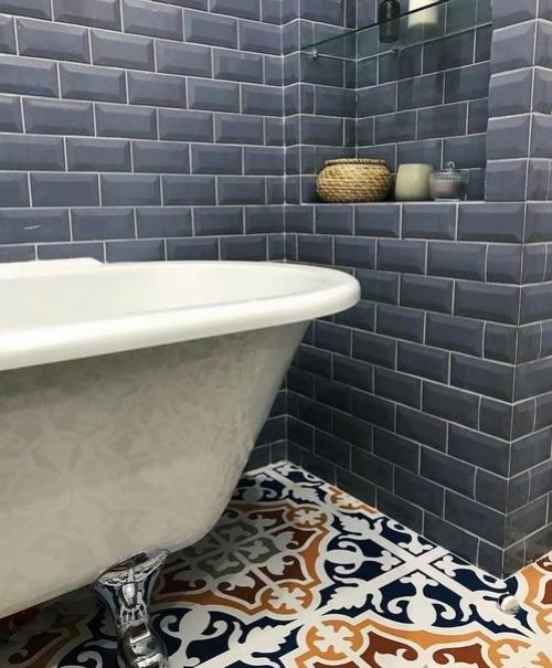 Интерьер ванной комнаты. 01