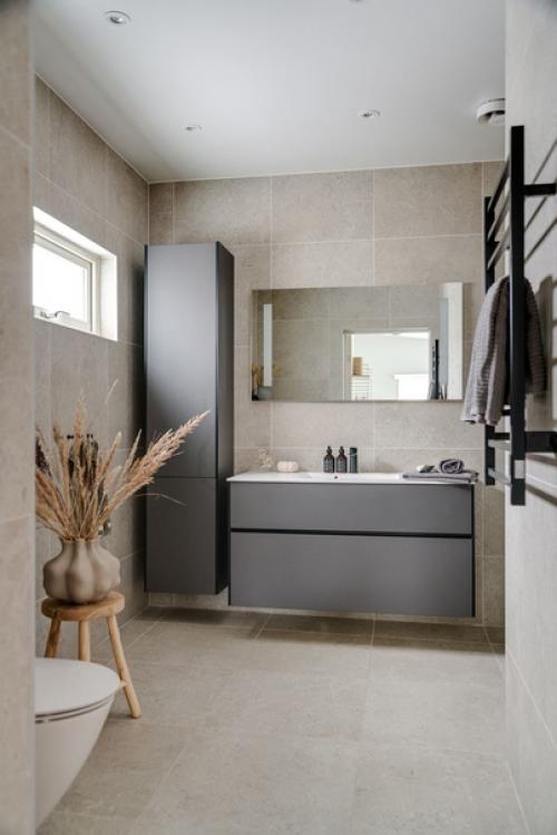 Интерьер в Швеции, где главную роль играет не только белый цвет. 07