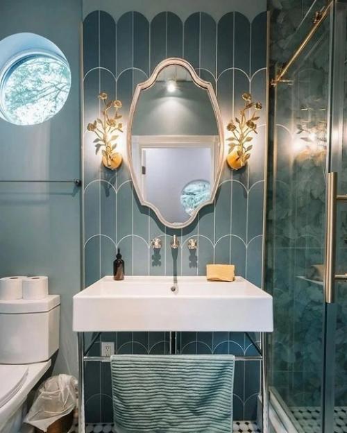 Сказочный домик в лесу с необычным и ярким интерьером. 06