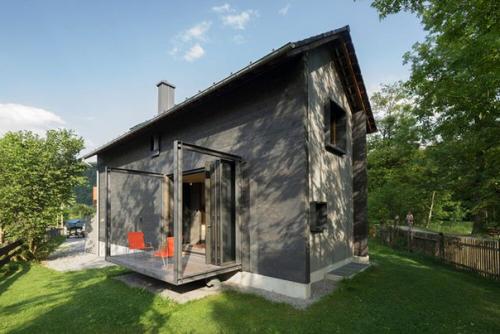 Как из мухи сделать слона: дом размером с малогабаритку, где можно спрятать авто! 01