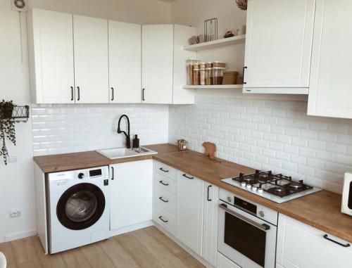 Преображение кухни. Основной цвет - белый. 02