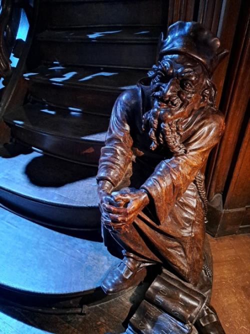 Последние часы выставки современного искусства в особняке Морозовых. 02