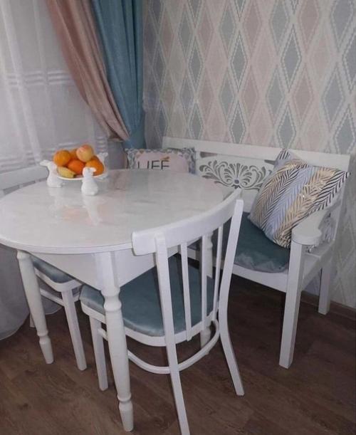 Небольшая кухня. В белом цвете. 01