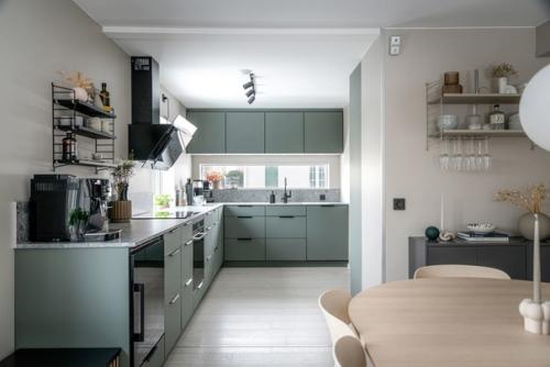 Интерьер в Швеции, где главную роль играет не только белый цвет. 02