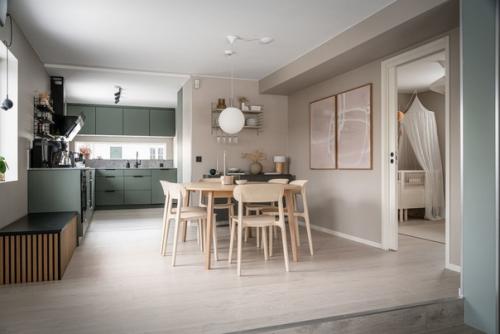 Интерьер в Швеции, где главную роль играет не только белый цвет. 03