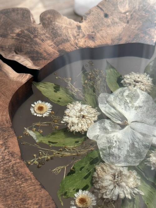 В наличии!   Журнальный стол из дерева Граб и эпоксидной смолы с уникальным дизайном. 03