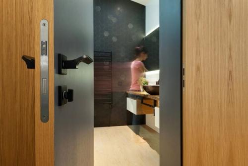 Стильная двухуровневая квартира. 08