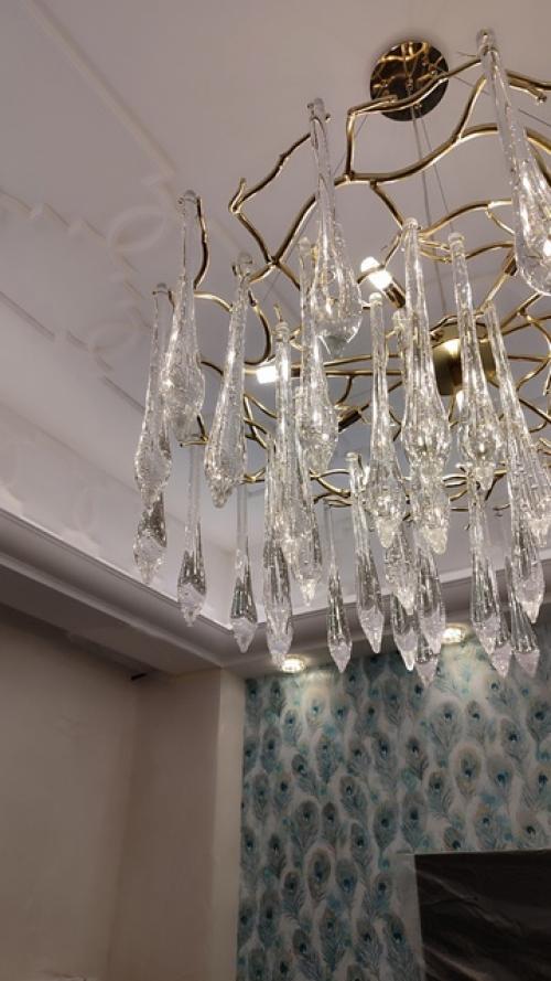 Детали.   Есть мнение, что светильники и текстиль это 60% успеха интерьера. 01