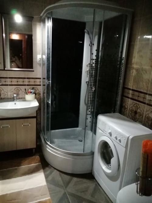 Достался мне старенький домик, пришлось нелегко, но я справился. 08