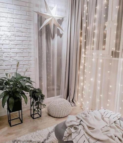 Небольшая, светлая гостиная. 01