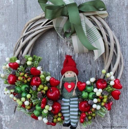 Рождественские венки из природных материалов. 08