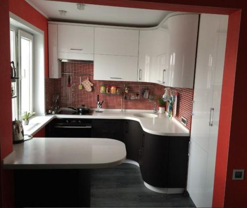 Классический из всех самых традиционных контрастов - это сочетание черного и белого цветов в рамках одного интерьера. 02