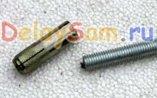 Самодельные настенные полки без видимых креплений. 01